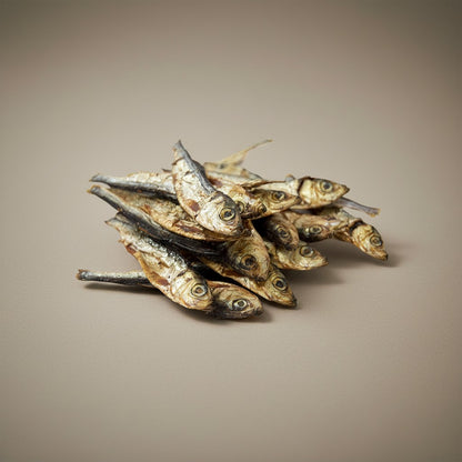 Lupiora NATURAL GREATNESS getrocknete Sprotten als getreidefreier, proteinreicher Hundesnack mit Omega-3-Fettsäuren.