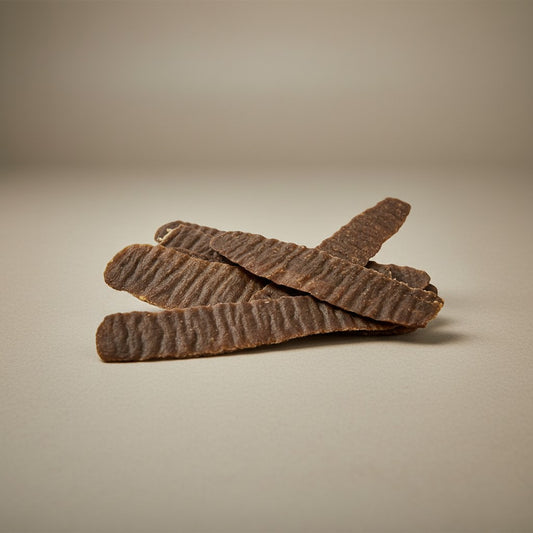 Lupiora NATURAL GREATNESS getrocknete Hähnchenfiletstreifen als gesunder, getreidefreier Hundesnack aus 100% Fleisch.